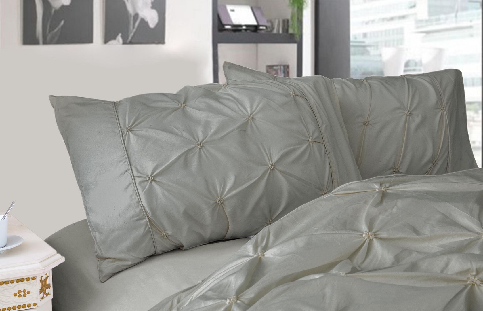 Diamond Pintuck Premium Ultra Soft Standrad Pillowcases 2 - Pack - Grey